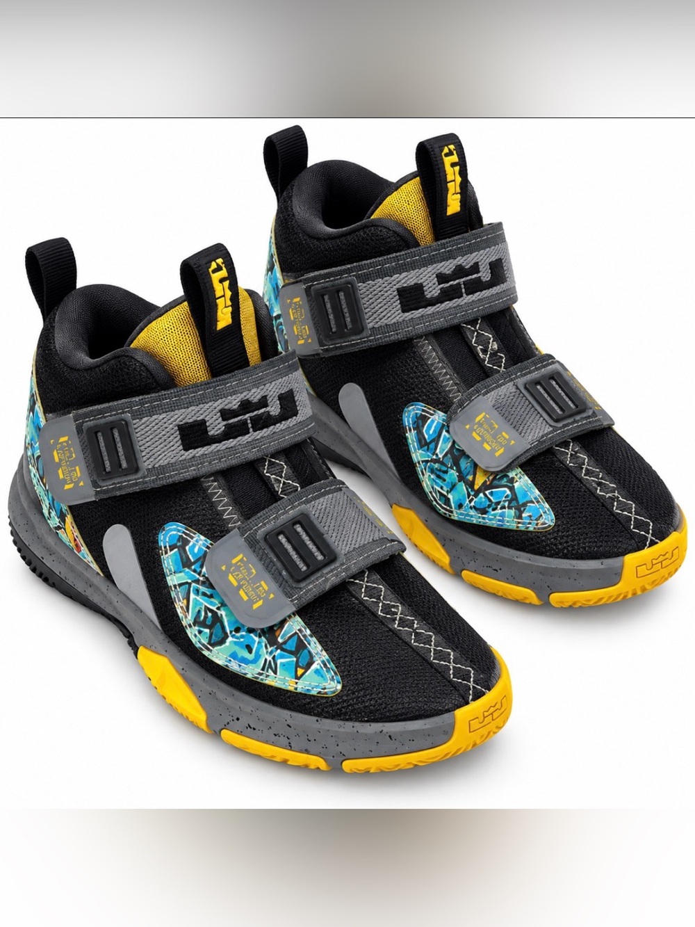 Nike LeBron Kids Basketball Shoes Black Yellow Size 1Y AR7566-070